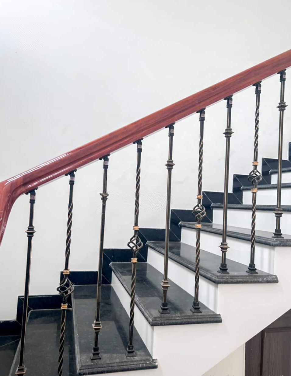 Mình cho thuê nhà đẹp, căn góc, Nguyễn Thị Định, 92m2x 4T vỉa hè 30 Tr - Ảnh 1